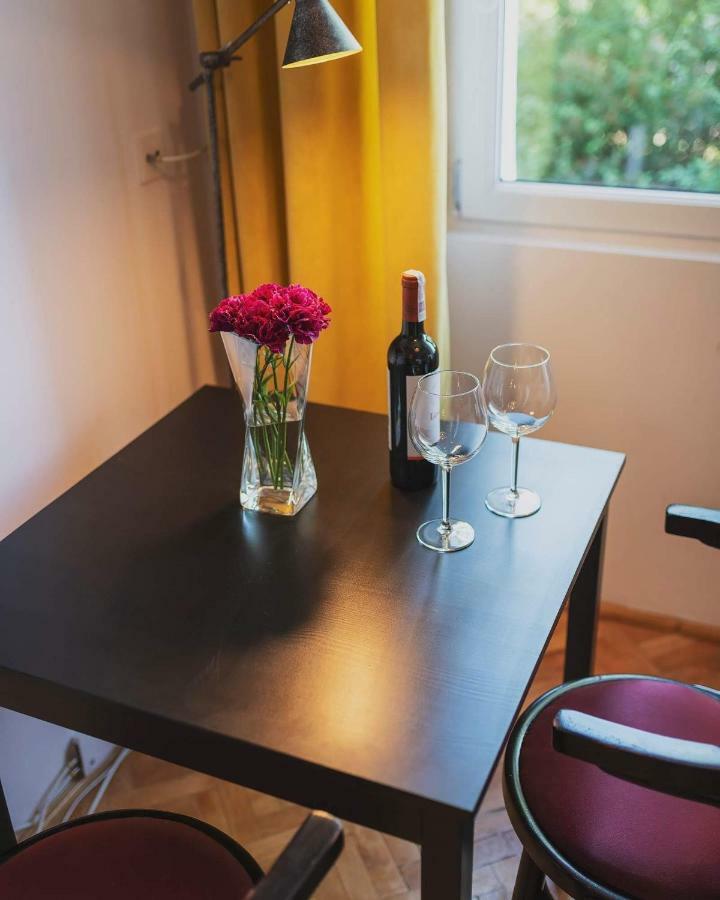 Mieszkanko Na Stawki Netflix Apartment Варшава Екстериор снимка
